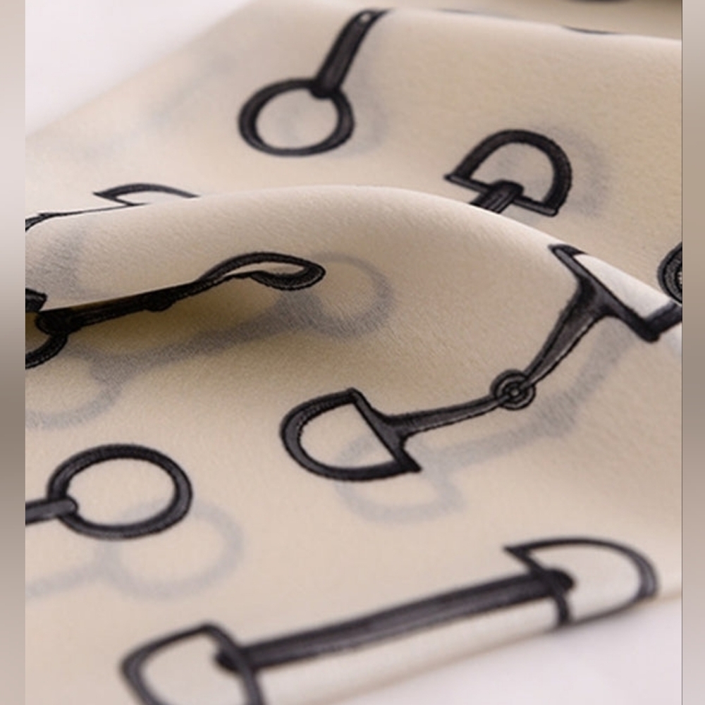 Elegant White and Pink Patterned Silk Scarf - Picture 3 of 4